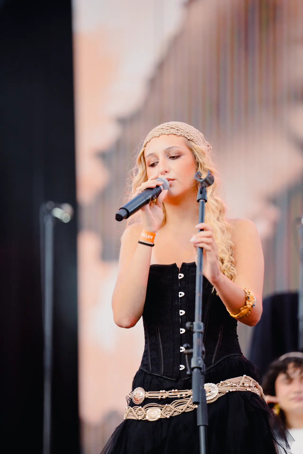 Carolina Quintas ao vivo nas Festas do Mar 2026 — imagem 19