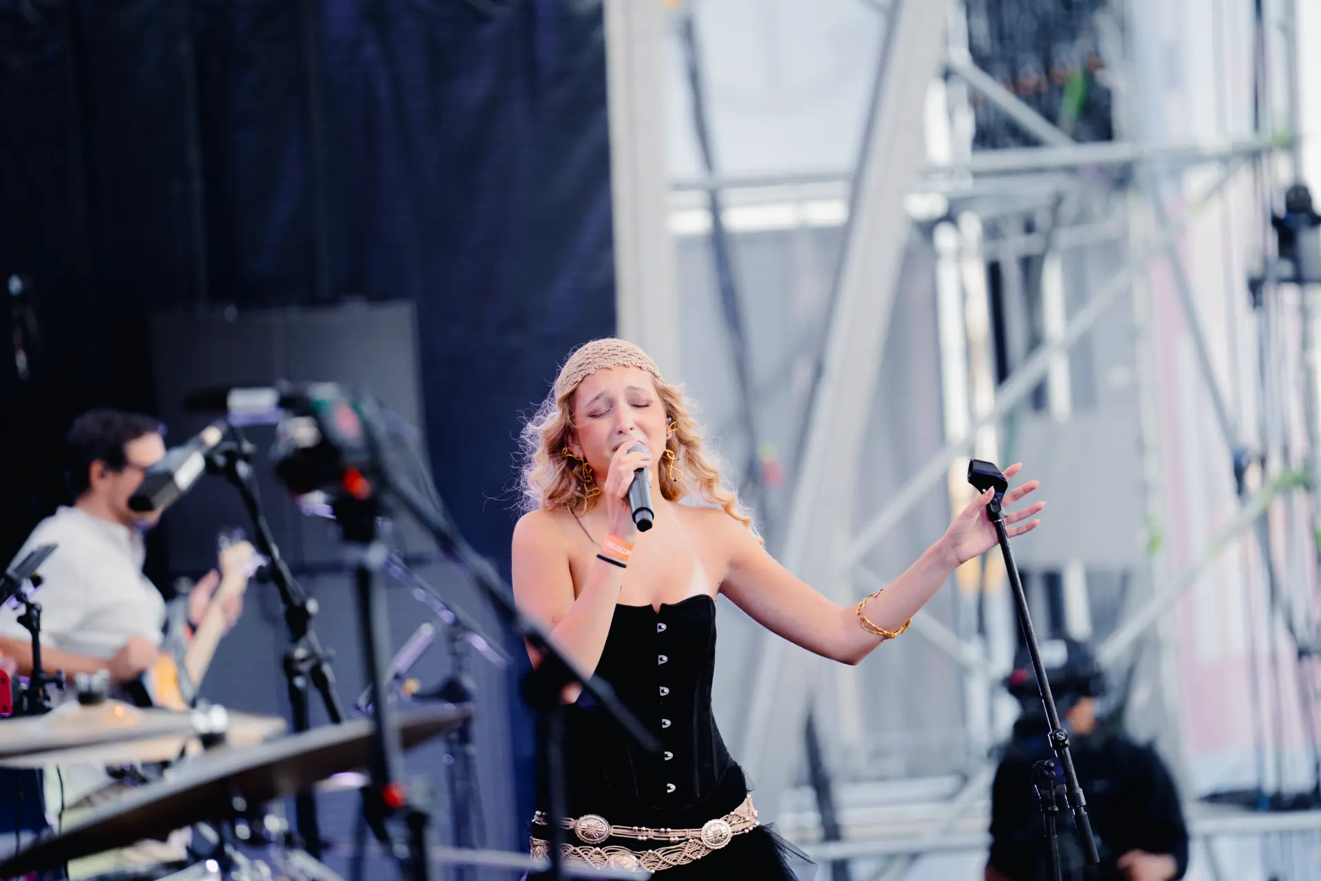 Carolina Quintas ao vivo nas Festas do Mar 2026 — imagem 20